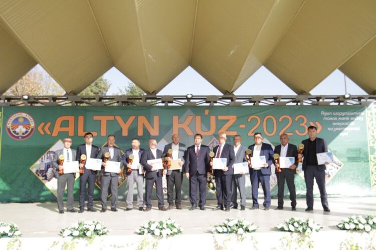 МАҚТААРАЛДА КҮЗГІ ЖИЫН-ТЕРІМ НАУҚАНЫ ҚОРЫТЫНДЫЛАНДЫ