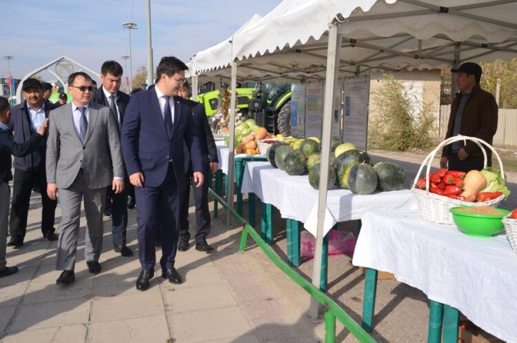 КӘСІПКЕРЛЕРДІҢ КӨРМЕСІ ӨТТІ