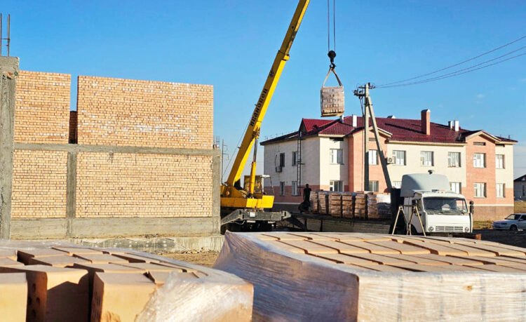 ШАРДАРАДА 96 ПӘТЕРЛІ 6 ҮЙ САЛЫНУДА