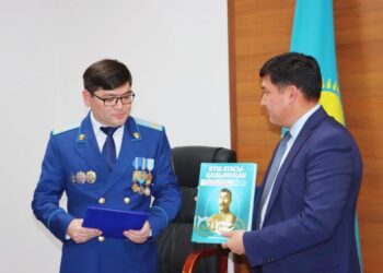 ORDABASY: ПРОКУРАТУРА ҚЫЗМЕТКЕРЛЕРІНЕ ҚҰРМЕТ КӨРСЕТІЛДІ