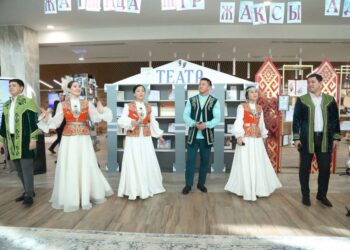 ТҮРКІСТАНДА ПЕРНЕКҮЛ НӘЛТАЕВАМЕН «ЖАНЫҢДА ЖҮР ЖАҚСЫ АДАМ» АТТЫ КЕЗДЕСУ КЕШІ ӨТТІ