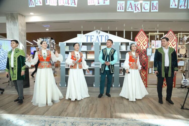 ТҮРКІСТАНДА ПЕРНЕКҮЛ НӘЛТАЕВАМЕН «ЖАНЫҢДА ЖҮР ЖАҚСЫ АДАМ» АТТЫ КЕЗДЕСУ КЕШІ ӨТТІ