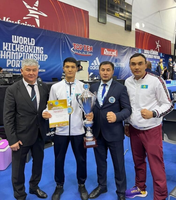 ТҮРКІСТАНДЫҚ СПОРТШЫ КИКБОКСТАН ӘЛЕМ ЧЕМПИОНЫ АТАНДЫ