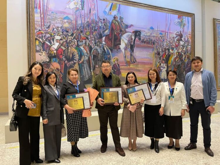 ТҮРКІСТАН ОБЛЫСЫНЫҢ 3 БІРДЕЙ МӘДЕНИЕТ МЕКЕМЕСІ РЕСПУБЛИКАЛЫҚ ФЕСТИВАЛЬДЕ ТОП ЖАРДЫ