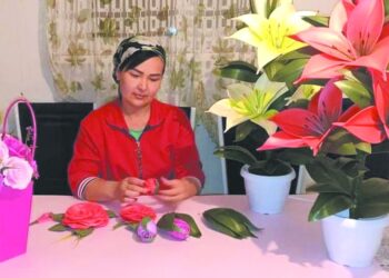 ҰСТАЗ “ҚОСЫМША ТАБЫС” ТАУЫП ОТЫР