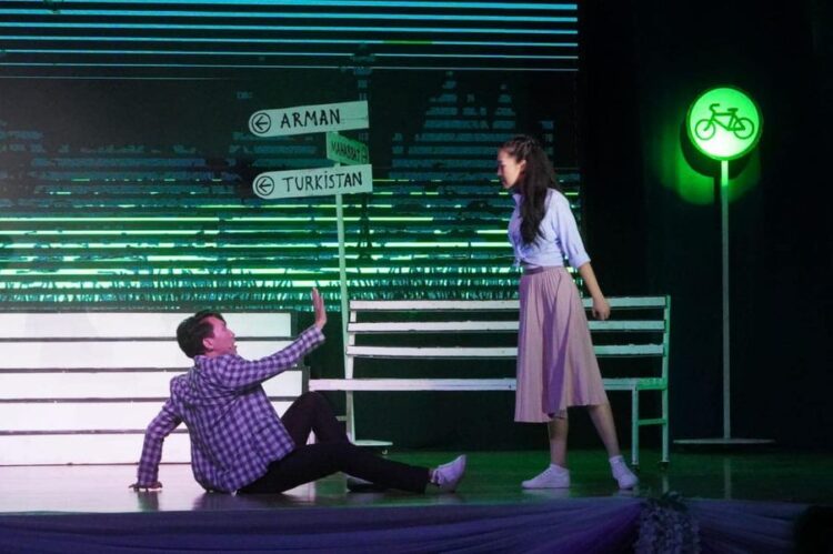 ТҮРКІСТАН МУЗЫКАЛЫҚ ДРАМА ТЕАТРЫ САРЫАҒАШ АУДАНЫНДА ӨНЕР КӨРСЕТТІ