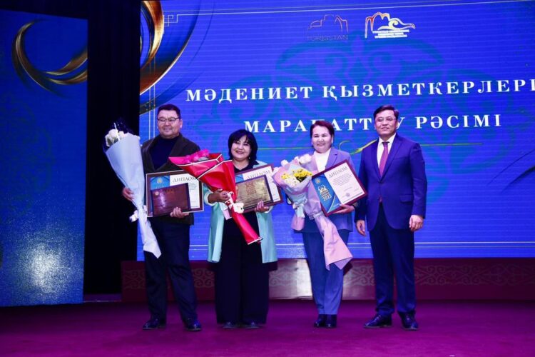 ТҮРКІСТАНДА ҮЗДІК МӘДЕНИЕТ ҰЖЫМДАРЫ МЕН ҚЫЗМЕТКЕРЛЕРІ МАРАПАТТАЛДЫ