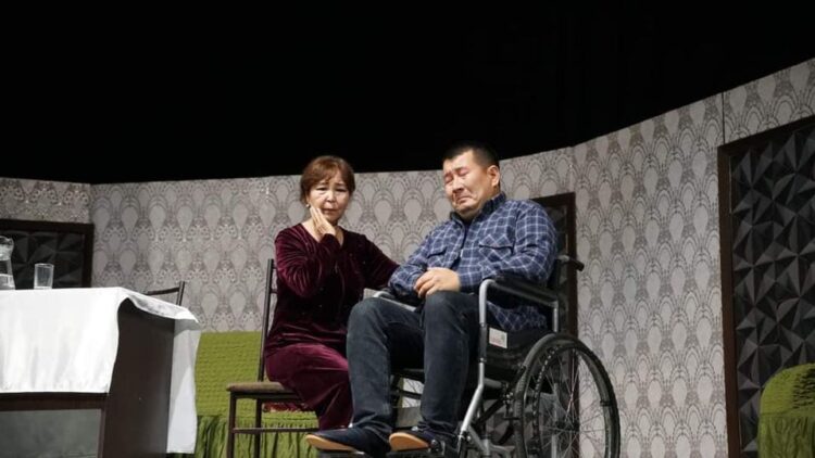 ТҮРКІСТАН: КЕЛЕСТЕ ХАЛЫҚТЫҚ ТЕАТРЛАРЫНЫҢ ОБЛЫСТЫҚ ФЕСТИВАЛІ ӨТІП ЖАТЫР