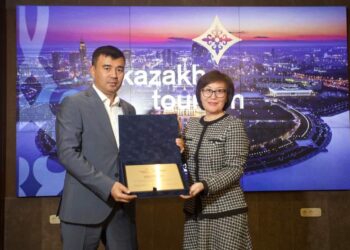 АСТАНАДА ТҮРКІСТАНДЫҚ ҮШ БІРДЕЙ ТУРИСТІК МЕКЕМЕ АРНАЙЫ МАРАПАТТАЛДЫ