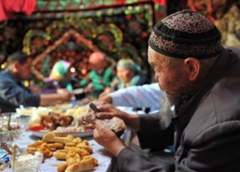 Дәстүрдің озығы бар, тозығы бар…