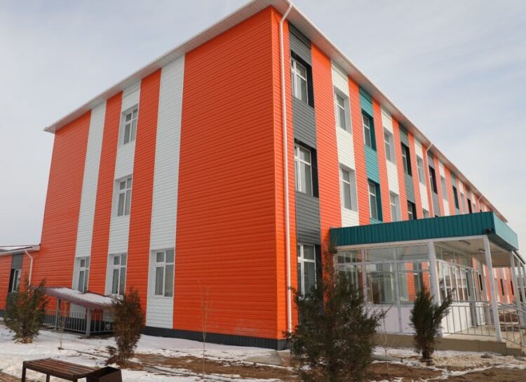 ТҮРКІСТАН: САРЫАҒАШТА 300 ОРЫНДЫҚ МЕКТЕП ПАЙДАЛАНУҒА БЕРІЛДІ