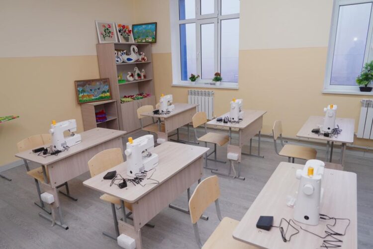 ТҮРКІСТАН: МАҚТААРАЛДА ЖАҢА МЕКТЕПТІҢ ҚҰРЫЛЫСЫ АЯҚТАЛДЫ