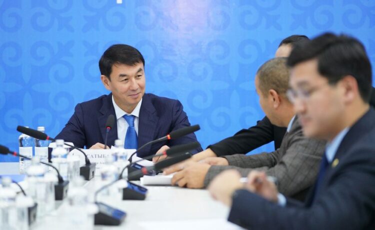 ОБЛЫС ӘКІМІНІҢ ЖЕКЕ ҚАБЫЛДАУЫНДА ЖЕТІСАЙЛЫҚ ТҰРҒЫНДАР ӨТІНІШТЕРІН АЙТТЫ