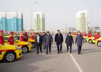 ТҮРКІСТАН ОБЛЫСЫНДА ДӘРІГЕРЛЕРГЕ 75 ЖЕДЕЛ ЖӘРДЕМ АВТОКӨЛІГІ ТАПСЫРЫЛДЫ