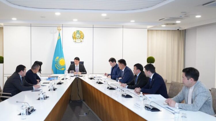 ТҮРКІСТАН ОБЛЫСЫНДА ЖҮЗІМ ШАРУАШЫЛЫҒЫН ДАМЫТУ ЖОЛДАРЫ ТАЛҚЫЛАНДЫ