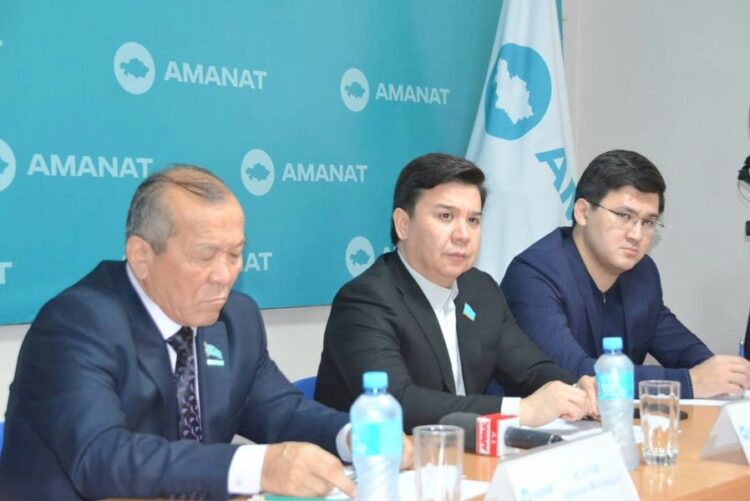 МӘЖІЛІС ДЕПУТАТЫ ЖЕТІСАЙЛЫҚТАРМЕН ЖҮЗДЕСТІ