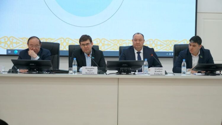 КЕЛЕСТЕ АУЫЛ ТҰРҒЫНДАРЫНЫҢ МӘСЕЛЕЛЕРІН ШЕШУ БАРЫСЫ ТАЛҚЫЛАНДЫ