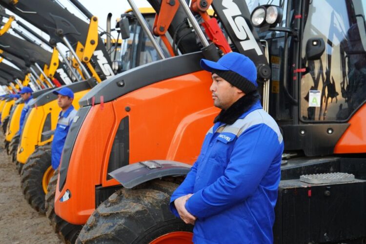 ТҮРКІСТАН ОБЛЫСЫНДА «ТҰРАН СУ» МЕКЕМЕСІ МЕН 8 АУДАН, ҚАЛАҒА 29 ЗАМАНАУИ ТЕХНИКА ТАПСЫРЫЛДЫ