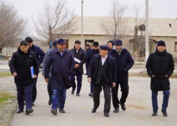 БӘЙДІБЕК: АУДАН ӘКІМІ ЖАМБЫЛ АУЫЛДЫҚ ОКРУГІНЕ ІССАПАРМЕН БАРЫП, ТҰРҒЫНДАРМЕН АШЫҚ ПІКІР АЛМАСТЫ