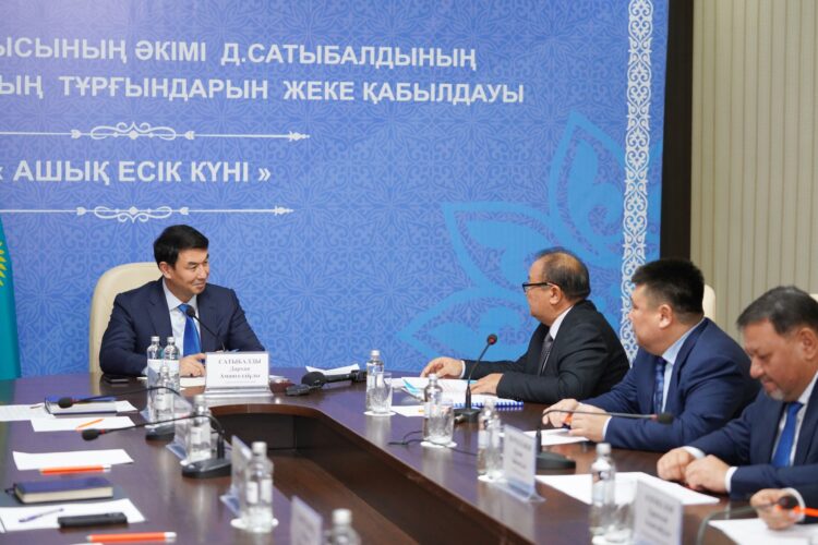 ОБЛЫС ӘКІМІ ДАРХАН САТЫБАЛДЫ БӘЙДІБЕКТЕ ЖЕКЕ ҚАБЫЛДАУ ӨТКІЗДІ