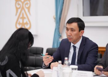 ДАРХАН САТЫБАЛДЫ ТҮЛКІБАС АУДАНЫНДА ЖЕКЕ ҚАБЫЛДАУ ӨТКІЗДІ