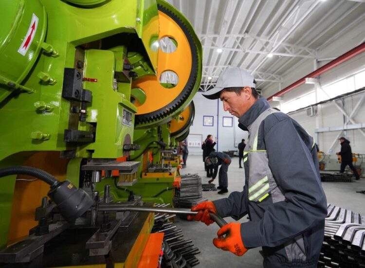 Өңірде инвестиция тарту, кәсіпорындар ашу жұмыстары қарқынды жүргізілуде