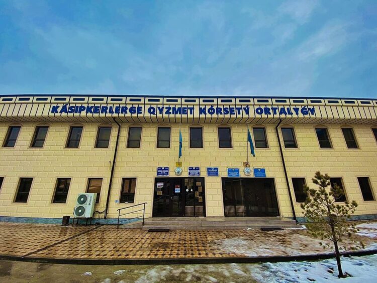 ТҮРКІСТАН: КЕЛЕСТЕ «БІР ТЕРЕЗЕ» ҚАҒИДАСЫМЕН КӘСІПКЕРЛЕРГЕ ҚЫЗМЕТ КӨРСЕТІЛІП КЕЛЕДІ