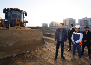 ТҮРКІСТАН ҚАЛАСЫНДА «ЖАЙЛЫ МЕКТЕП» ЖОБАСЫ АЯСЫНДА 2000 ОРЫНДЫҚ МЕКТЕПТІҢ ҚҰРЫЛЫСЫ ЖҮРІП ЖАТЫР