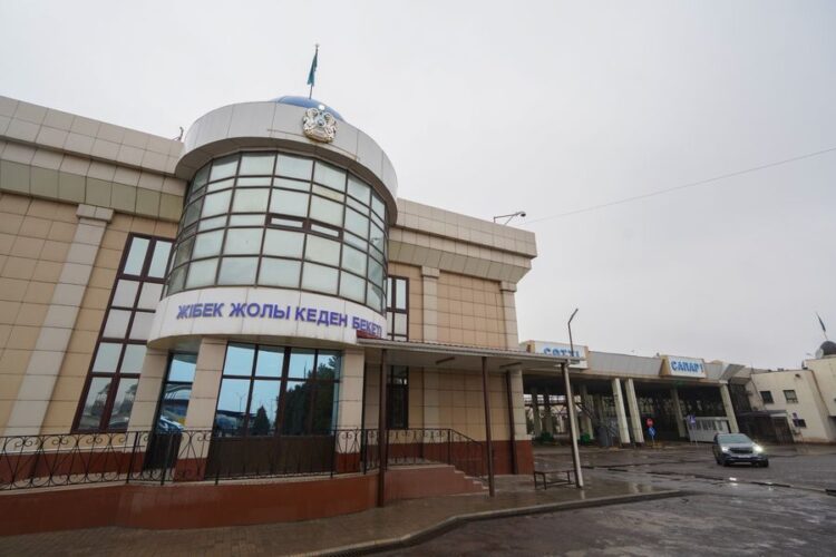 ТҮРКІСТАН: «ЖІБЕК ЖОЛЫ» КЕДЕН БЕКЕТІНІҢ ЖҰМЫСЫН ШИРАТУ ЖОЛДАРЫ ТАЛҚЫЛАНДЫ