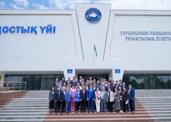 ШЫМКЕНТ: ДОСТЫҚ ҮЙІНДЕ «БЕРЕКЕ – БІРЛІКТЕ» ТАҚЫРЫБЫНДА ДӨҢГЕЛЕК ҮСТЕЛ ӨТТІ