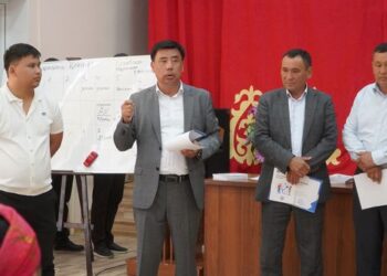 БӘЙДІБЕК: «ҚАРЫЗСЫЗ ҚОҒАМ» ЖОБАСЫ БОЙЫНША АРНАЙЫ КУРСТАН ӨТКЕН АҒЫБЕТТІК 83 АЗАМАТҚА СЕРИФИКАТ ТАБЫС ЕТІЛДІ