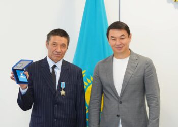 ТҮРКІСТАНДА ТӘЖІРИБЕЛІ МЕТАЛЛУРГКЕ «ҚҰРМЕТ» ОРДЕНІ ТАПСЫРЫЛДЫ