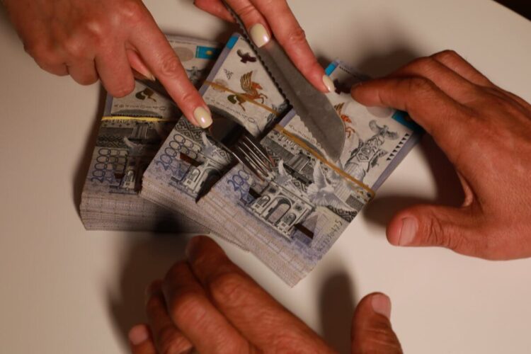 Қаржылық алаяқтардан қалай қорғану керек? 