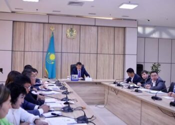 АШЫҚ АЛАҢДА АШЫҚ ӘҢГІМЕ