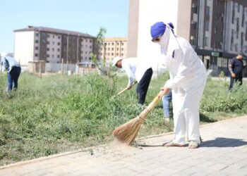 ТҮРКІСТАНДА «ТАЗА ҚАЗАҚСТАН» АКЦИЯСЫ АЯСЫНДАҒЫ ЭКОЛОГИЯЛЫҚ АКЦИЯҒА МЫҢҒА ЖУЫҚ АДАМ ҚАТЫСТЫ