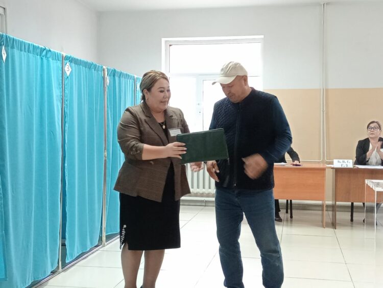 В Шымкенте стартовал референдум по строительству АЭС в Казахстане