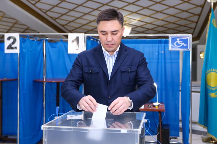 ПОЛИЦИЯ МЕН ТЖ ӨКІЛДЕРІ ШЫМКЕНТТЕГІ №231 УЧАСКЕДЕ ДАУЫС БЕРДІ