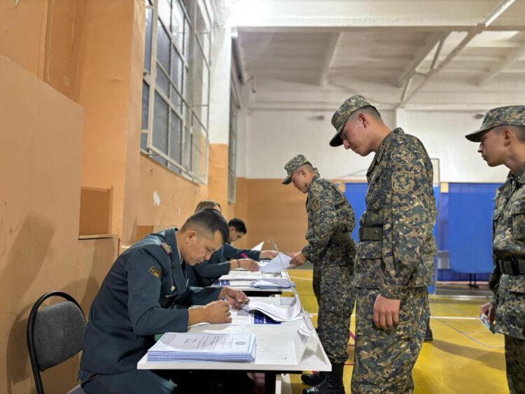 Референдум по АЭС: на 2 участках голосование началось в 6 утра