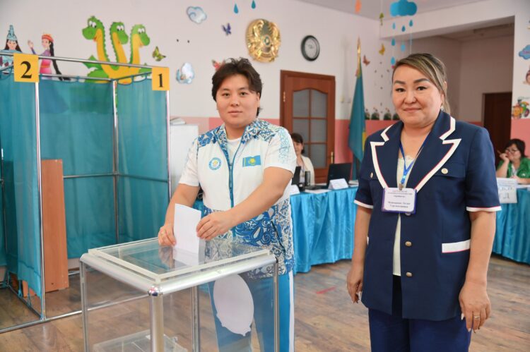 ШЫМКЕНТ ЖАСТАРЫ РЕФЕРЕНДУМҒА ОРАЙ ҰЙЫМДАСТЫРЫЛҒАН «БІЗ ӨРКЕНДЕГЕН ЕЛ ҮШІН» АКЦИЯСЫНА ҚАТЫСТЫ