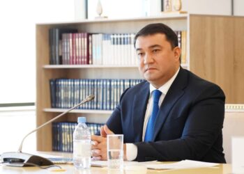 ТҮРКІСТАН ОБЛЫСЫНЫҢ ӘКІМІ НҰРАЛХАН КӨШЕРОВ АРДАГЕРЛЕРМЕН ЖҮЗДЕСІП, ҰСЫНЫСТАРЫН ТЫҢДАДЫ