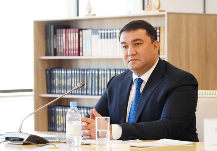 ТҮРКІСТАН ОБЛЫСЫНЫҢ ӘКІМІ НҰРАЛХАН КӨШЕРОВ АРДАГЕРЛЕРМЕН ЖҮЗДЕСІП, ҰСЫНЫСТАРЫН ТЫҢДАДЫ