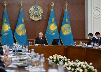 Олжас Бектенов мұнай және көмір химия өнеркәсібінде ауқымды жобаларды іске қосу жоспарлары туралы баяндады