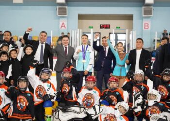 ҚЫСҚЫ АЗИЯ ОЙЫНДАРЫНЫҢ ЖЕҢІМПАЗЫ АБЗАЛ ӘЖІҒАЛИЕВ ТҮРКІСТАНДАҒЫ ЖАС ҚЫСҚЫ СПОРТ ШЕБЕРЛЕРІМЕН КЕЗДЕСТІ