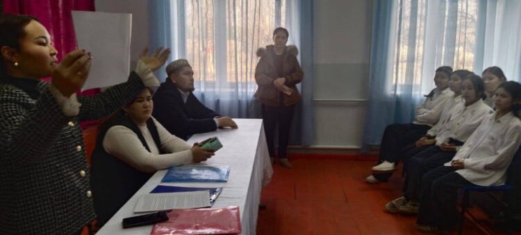 Жетісай: «Мен өмірді таңдаймын!» тақырыбында кездесу №25 мектепте жалғасты