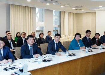 Н.КӨШЕРОВ: «АЛДЫМЕН ЖЕРГІЛІКТІ МАМАНДАРДЫ ЖҰМЫСҚА АЛУ КЕРЕК»