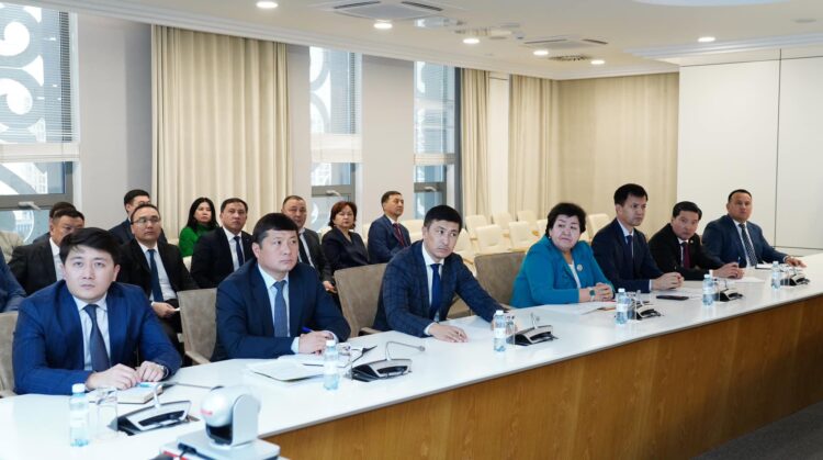 Н.КӨШЕРОВ: «АЛДЫМЕН ЖЕРГІЛІКТІ МАМАНДАРДЫ ЖҰМЫСҚА АЛУ КЕРЕК»