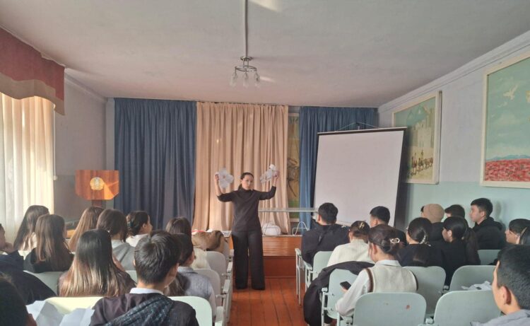 «КРЕАТИВТІ ОЙЛАУ»:  ЖАСТАР МЕН ЖАСӨСПІРІМДЕР АРАСЫНДА ПРОФИЛАКТИКАЛЫҚ ЖҰМЫСТАР ЖҮРГІЗІЛУДЕ