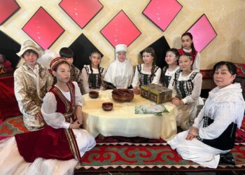 В ТУРКЕСТАНЕ ПРОШЛА ВЫСТАВКА, ПОСВЯЩЕННАЯ ДНЮ НАЦИОНАЛЬНОЙ ОДЕЖДЫ