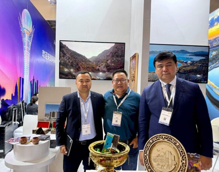 ТҮРКІСТАНДЫҚТАР ШАНХАЙДАН ТУРИСТІК КЕҢСЕ АШТЫ