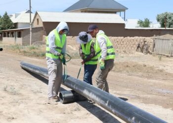 САУРАН: ШОРНАҚ ЖӘНЕ ҚОСМЕЗГІЛ ЕЛДІ МЕКЕНДЕРІНДЕ АУЫЗ СУ ҚҰБЫРЛАРЫ ЖҮРГІЗІЛІП ЖАТЫР